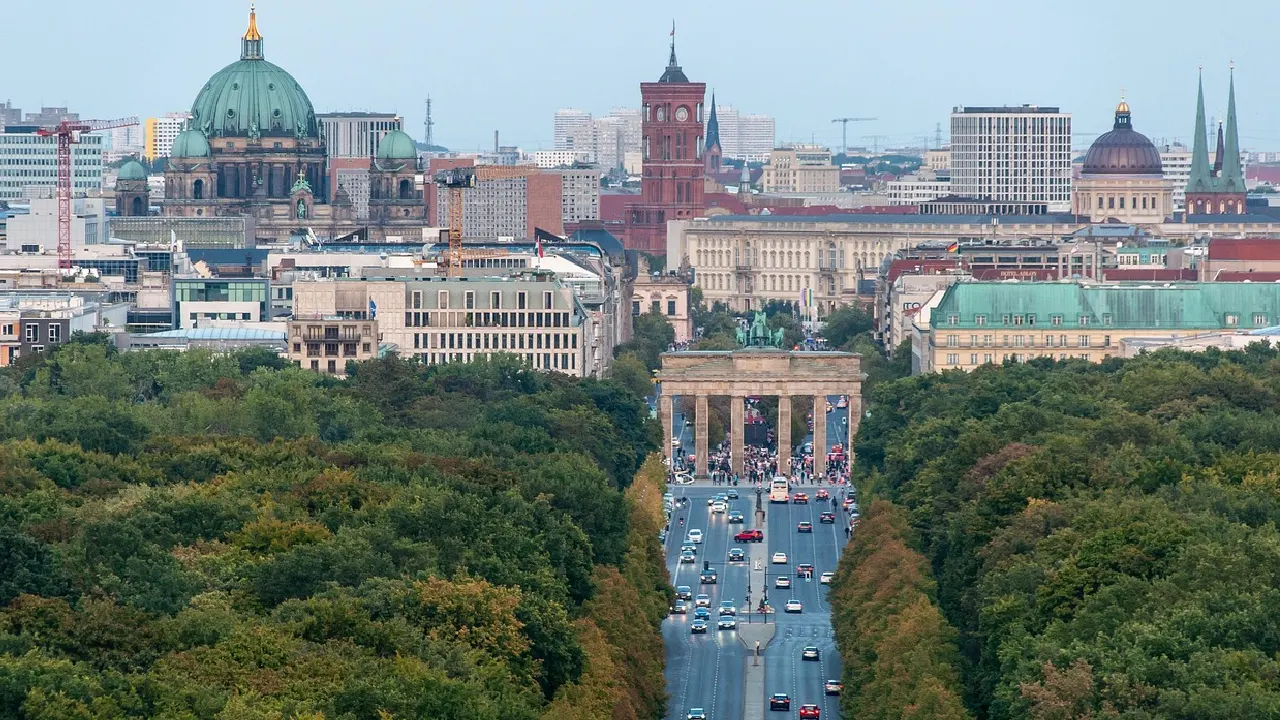 Berlin'de 500 dairelik gökdelen planı tartışma yarattı