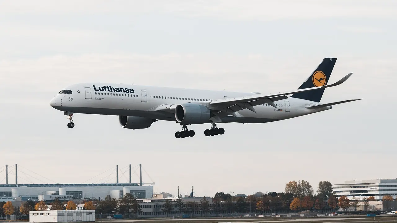 Lufthansa, İsrail'e tüm uçuşlarını iptal etti