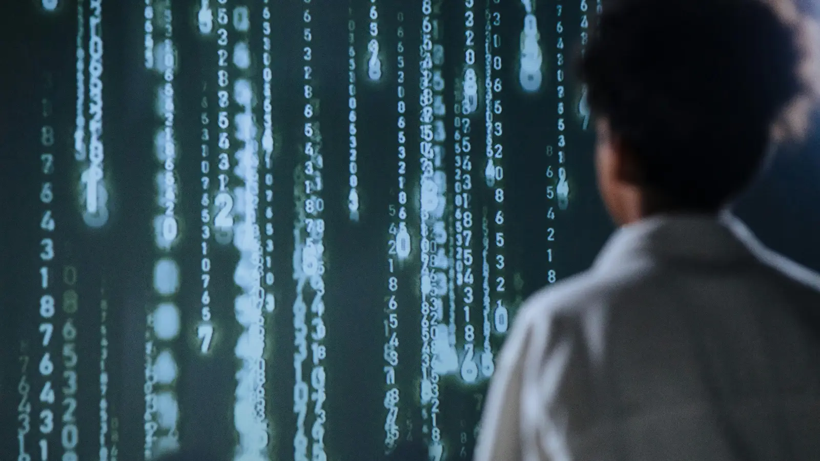 Bilim insanından dikkat çeken "Matrix" iddiası: Evren dev bir bilgisayar oyunu