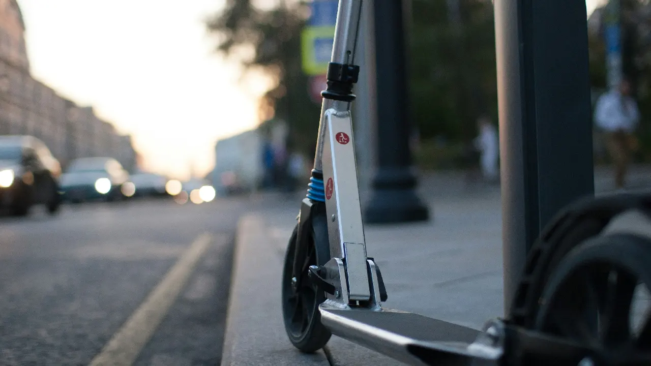 Berlin'de durdurulan scooter sürücüsünden patlayıcı cihaz çıktı