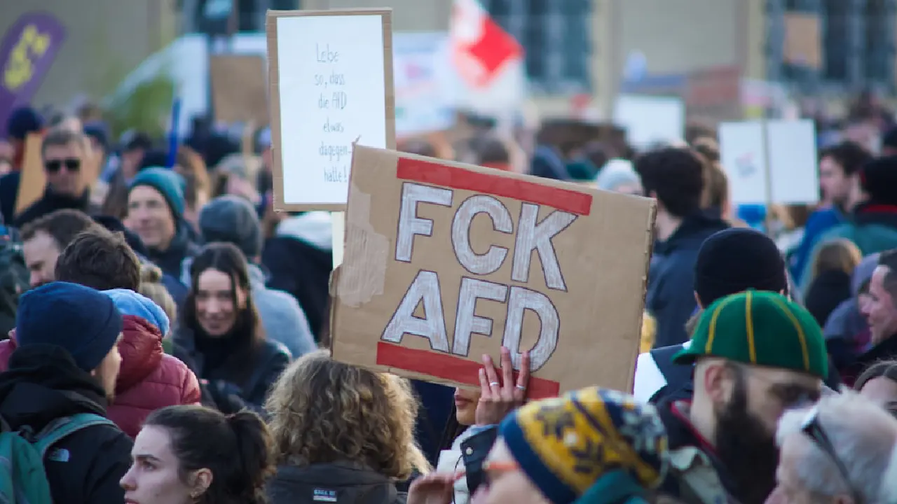 Saksonya’da AfD rekor kırdı CDU büyük oy kaybı yaşadı