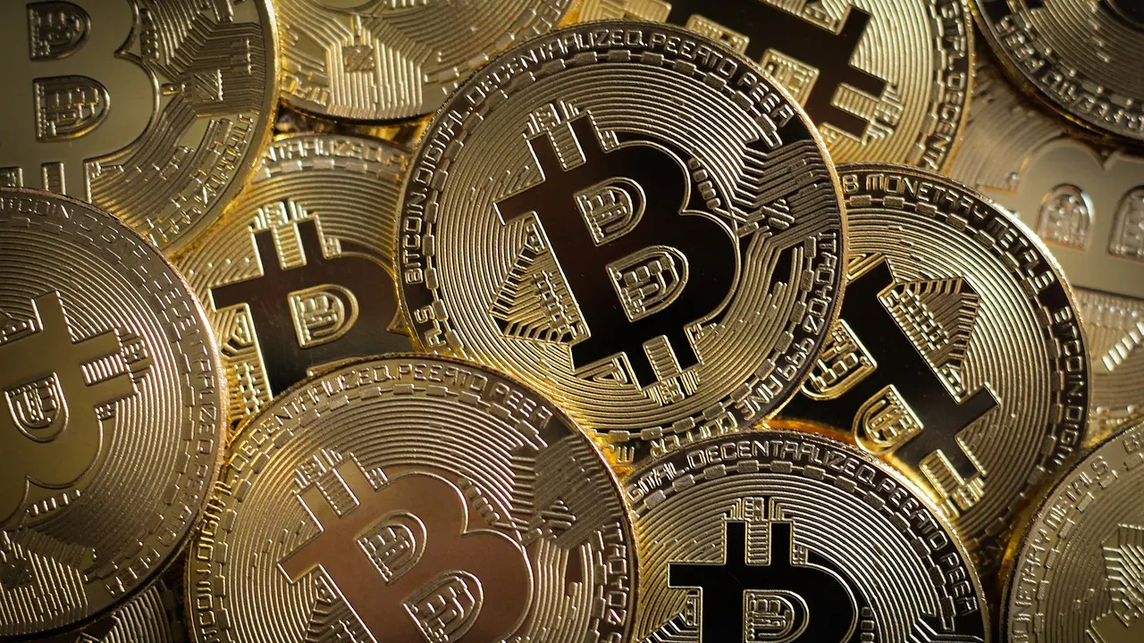 Bitcoin'e yatırım yaptığını zanneden Alman kadın yüz binlerce Euro'sunu kaptırdı