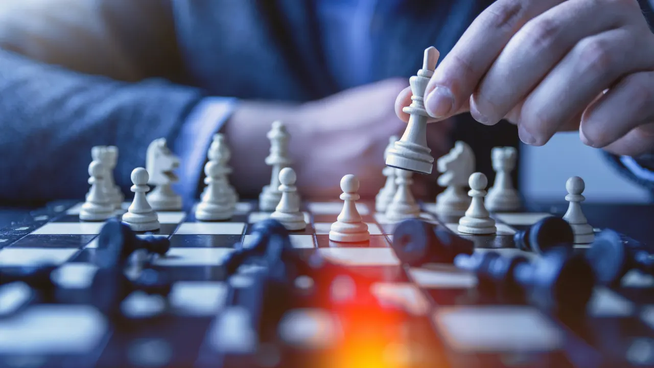 Satrancın usta ismi Magnus Carlsen, 143 bin kişiye karşı tek düello yaptı