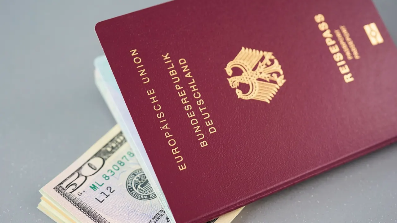 Almanya vizesi karaborsaya düştü: "VIP" vize 1000 Euro!