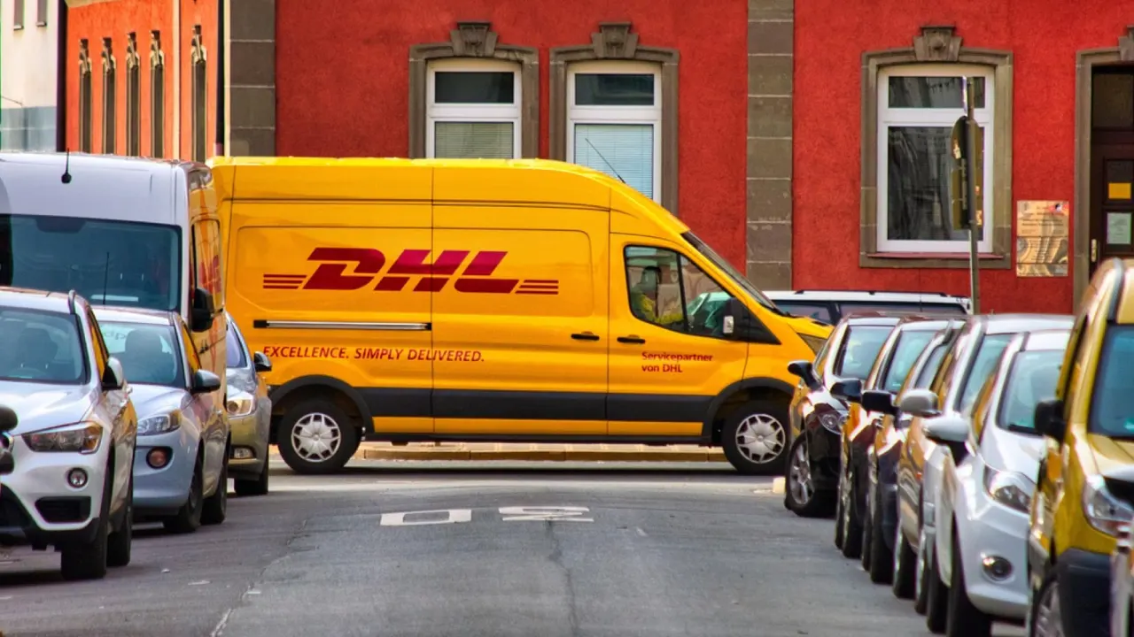 DHL dağıtım merkezinde şüpheli paket 12 kişiyi yaraladı