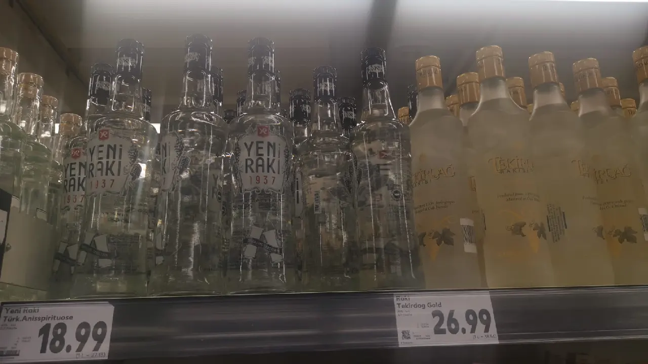 Türkiye'de rakı fiyatları Almanya'daki rakı fiyatlarından 2 kat fazla