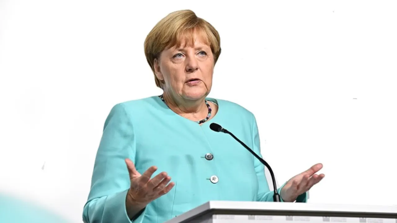 Eski Şansölye Merkel de İsrail'i savundu