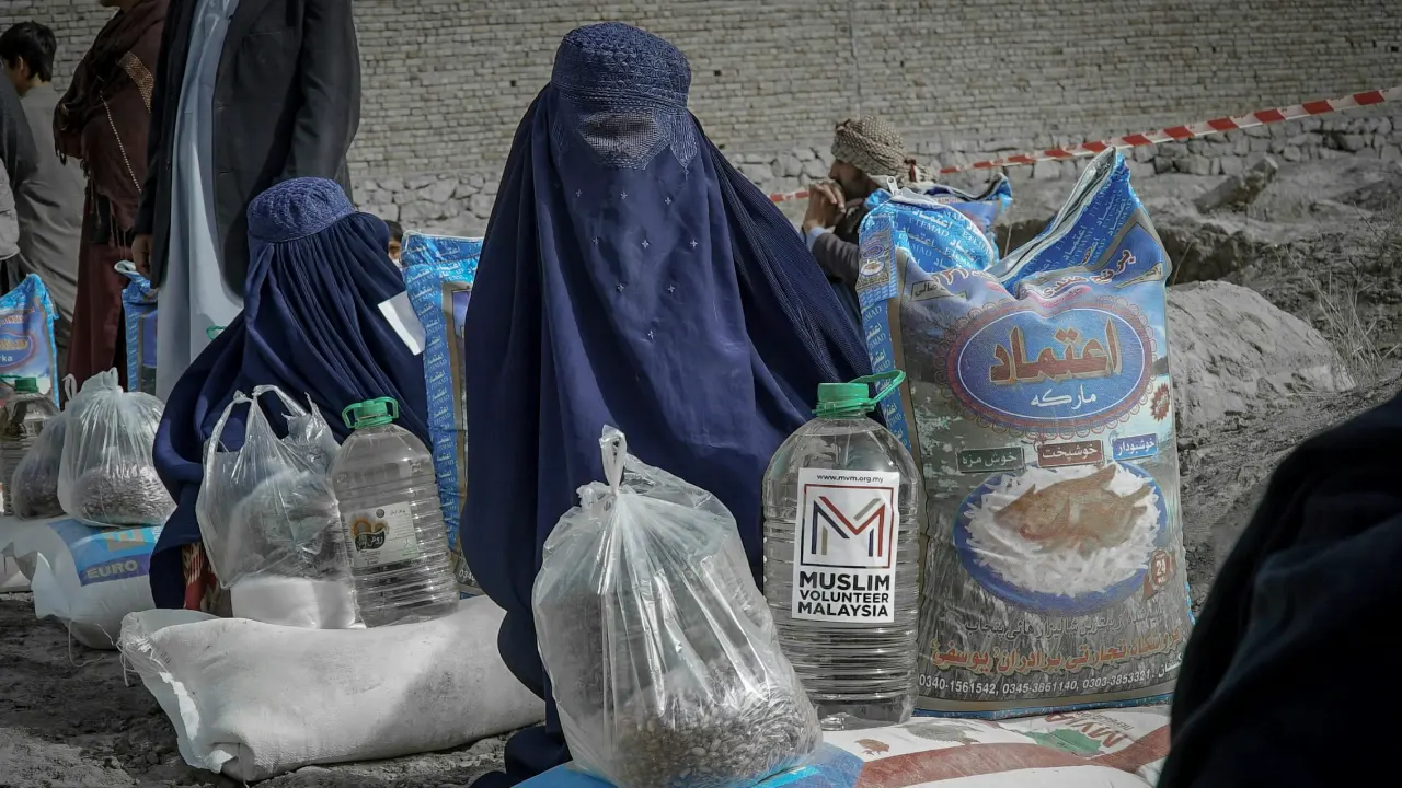 Binlerce Afgan Pakistan'da sıkıştı, Almanya'dan yardım bekliyorlar