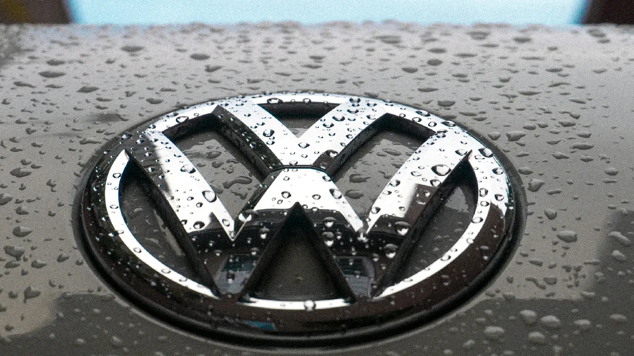 Volkswagen uçtu, Tesla çakıldı