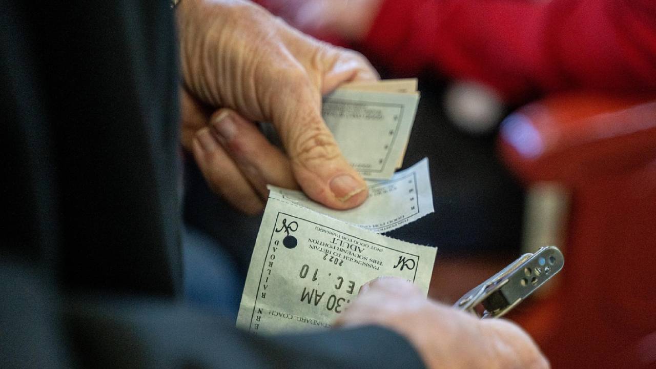 Kuzey Ren-Vestfalya'da sürücü belgesini teslim edene tren-otobüs bedava