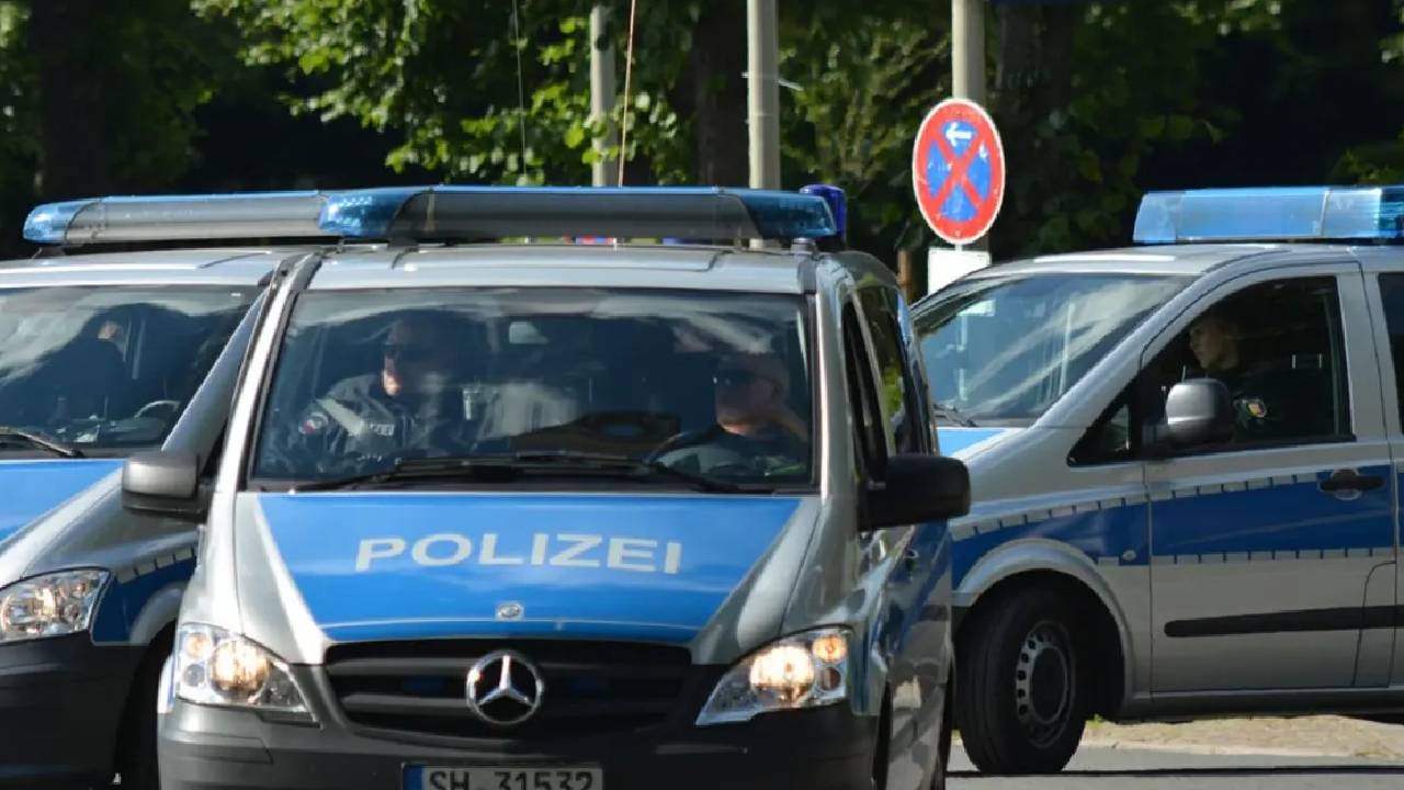 Cop, biber gazı, bıçak... Polis yüzlerce kişilik Rumen düğününü bastı