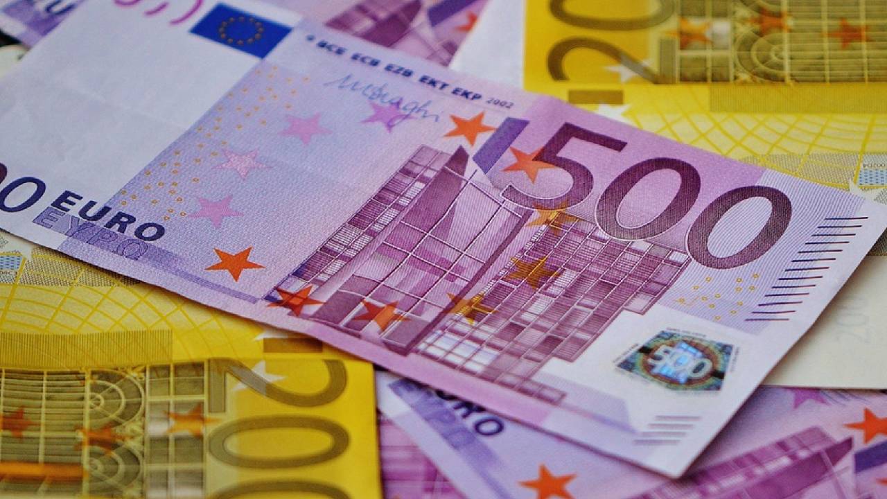 Bavyera'da savcı kılığına giren dolandırıcılar 180 bin Euro çaldı