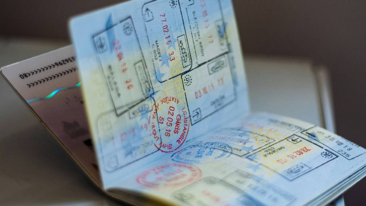 Almanya'da Ağustos'tan itibaren kimlik kartı ve pasaport başvurusu yapacaklar dikkat