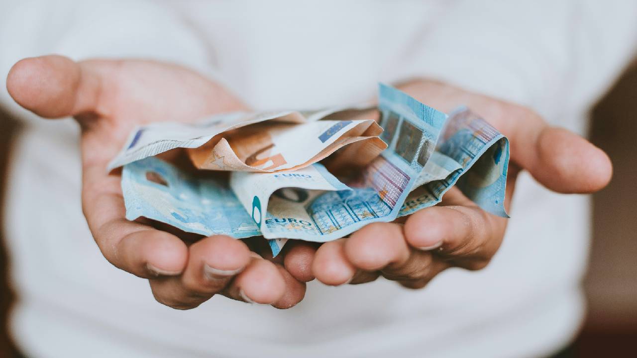 Almanya’daki bir Türk, vatandaşlığa geçmek istedi, camiye yaptığı 10 Euro'luk bağış sorun oldu