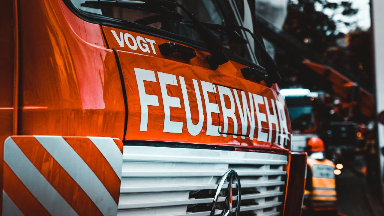 Hamburg'da mülteci barınağında yangın: 50 kişi kurtarıldı, 2 kişi yaralandı