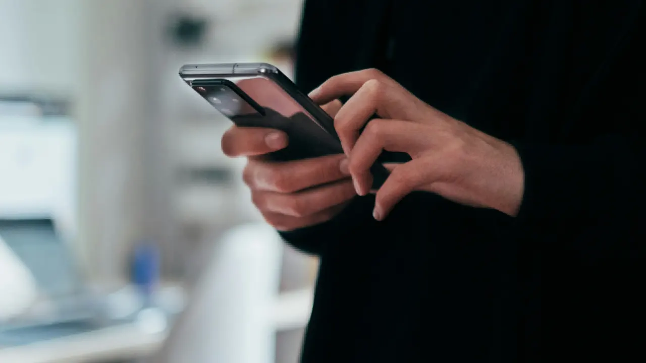 Almanya’da cep telefonlarına “dolandırıcılık olabilir” bildirimi