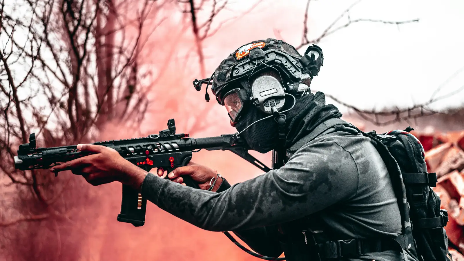 Kurşun geçirmez kask takıp birbirlerine ateş ettiler: Arkadaşını öldürdü
