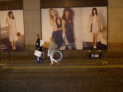 LONDRA'DA YENİ YIL GEÇİT TÖRENİ