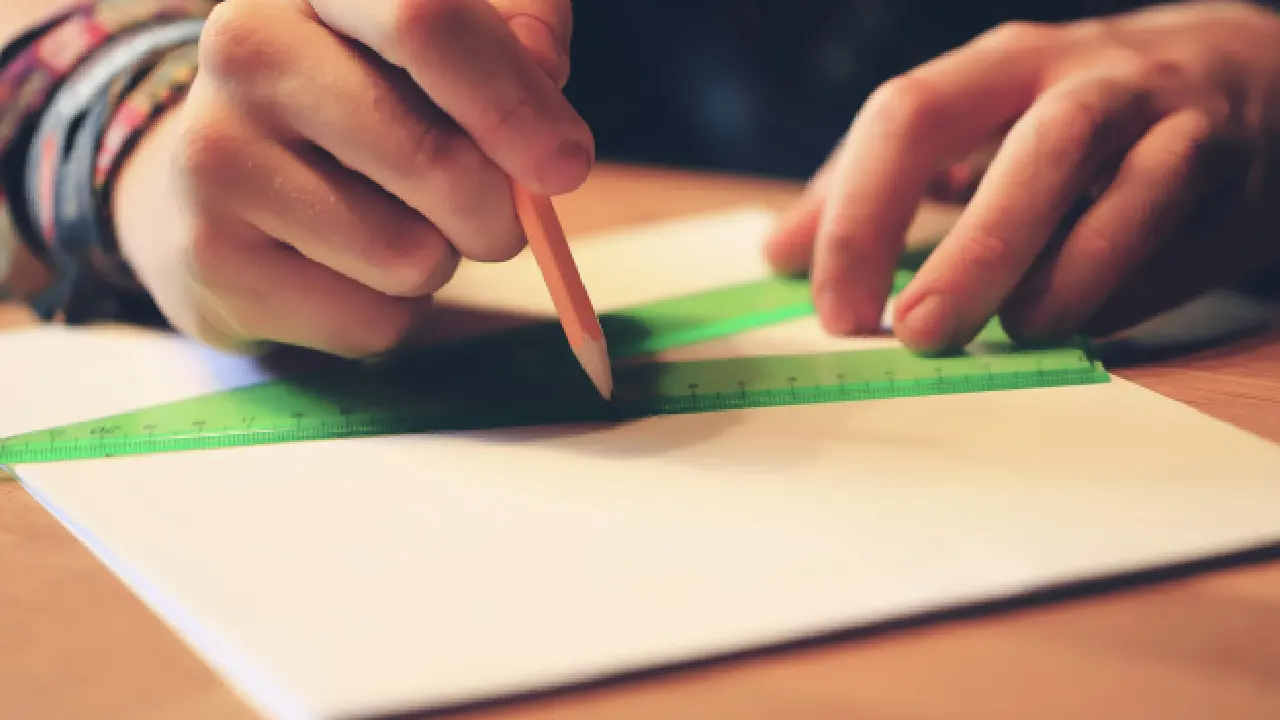 Almanya'da 5 yıldır hasta olan ve okula uğramayan müdür iki lisede hala görevde