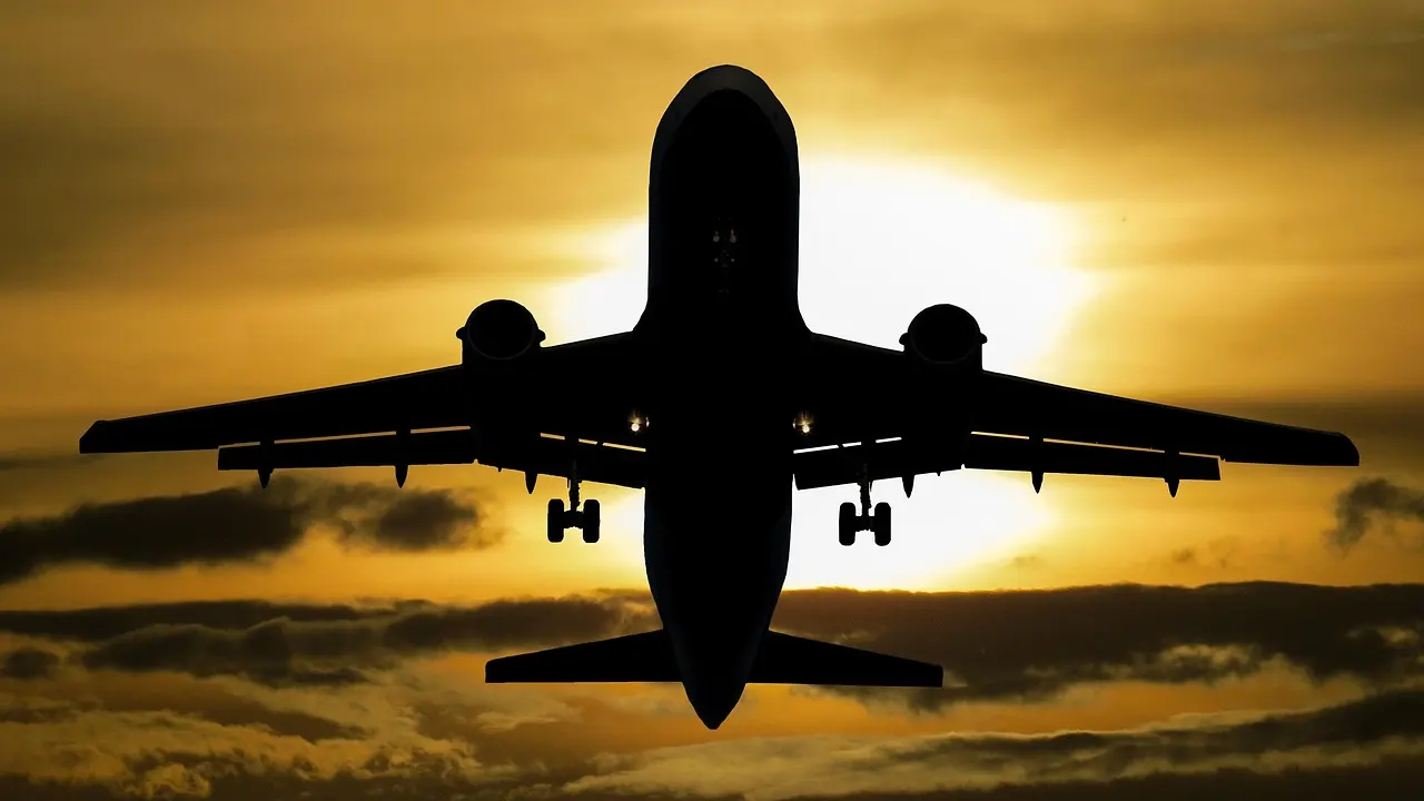 Frankfurt’tan kalkan uçakta iniş takımlarına gizlenen bir kişinin cesedi bulundu