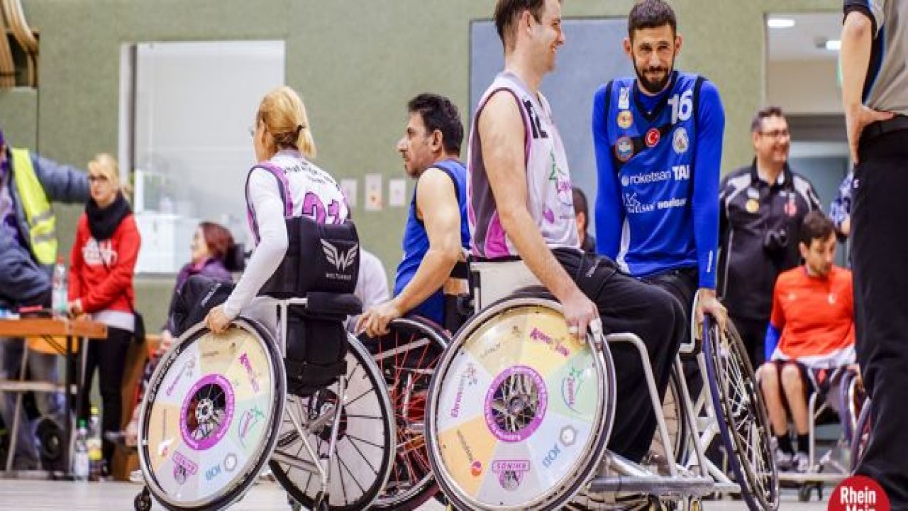 TSK Tekerlekli Sandalye Basketbol Takımı ezdi geçti