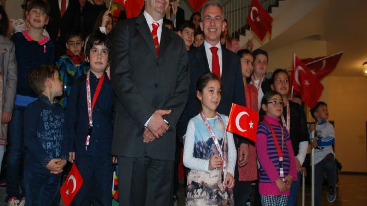 Frankfurt Belediyesi'nde 23 Nisan coşkusu