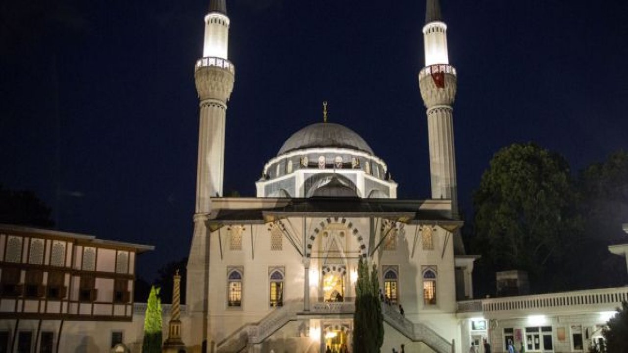 Berlin Şehitlik Camii'nde ramazan coşkusu