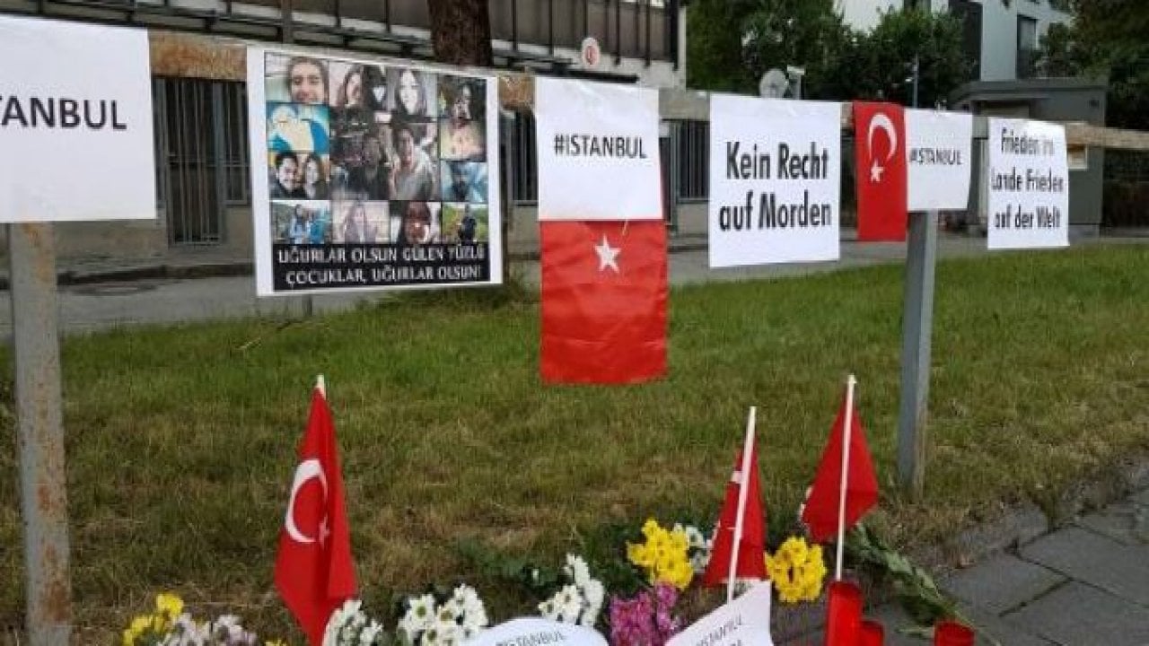 Münih’te İstanbul’daki terör saldırısı protesto edildi