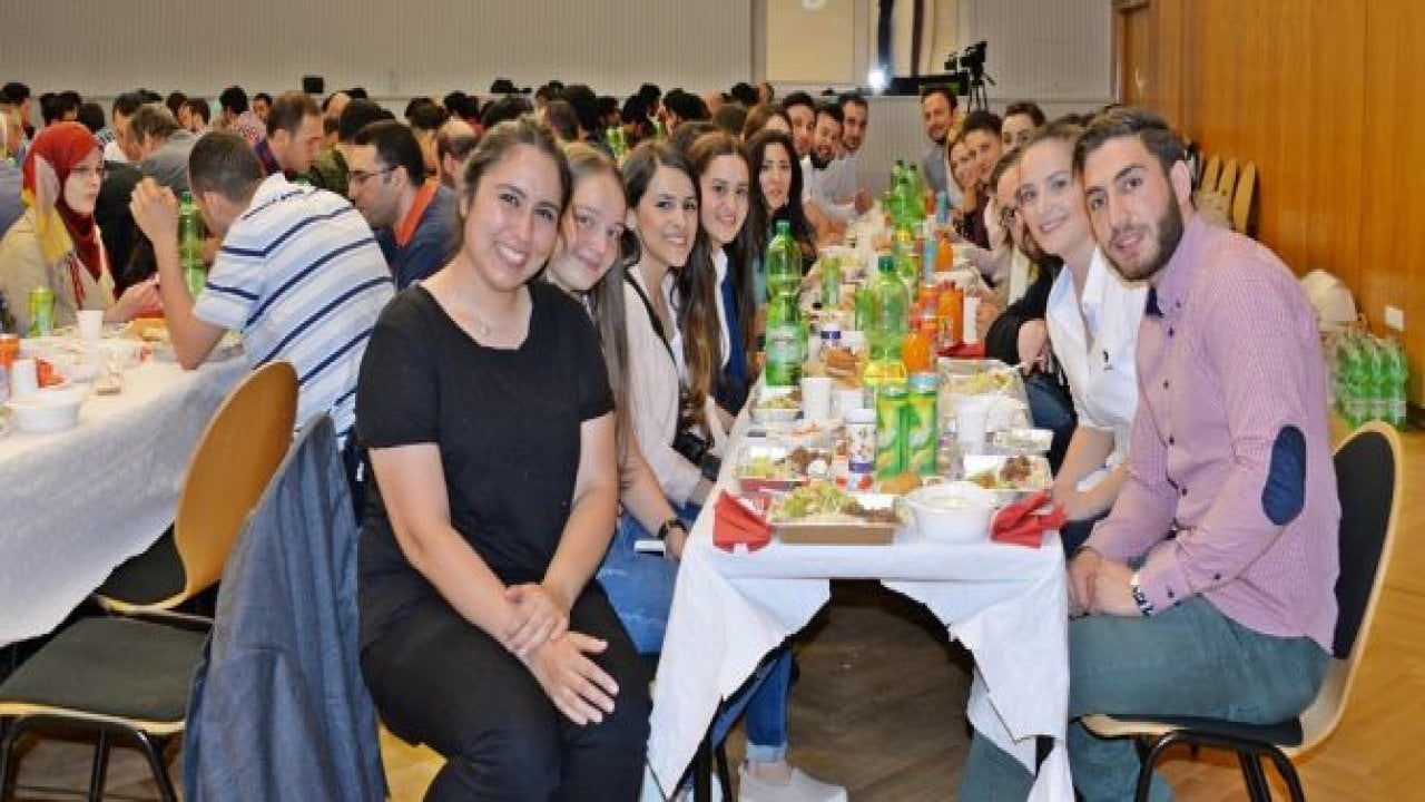 Türk Üniversiteliler Derneği'nden iftar