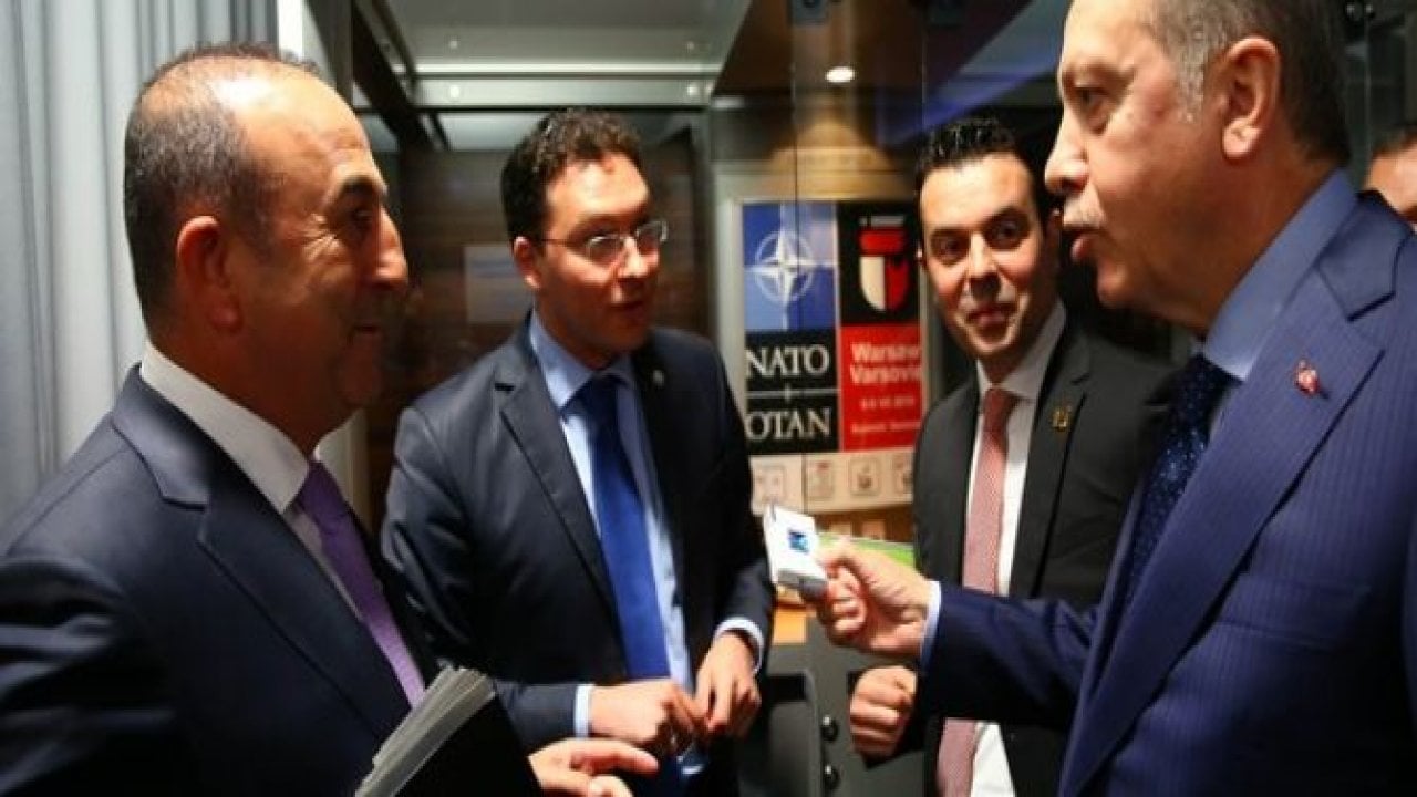 Erdoğan, Bulgar bakana sigarayı bıraktırdı