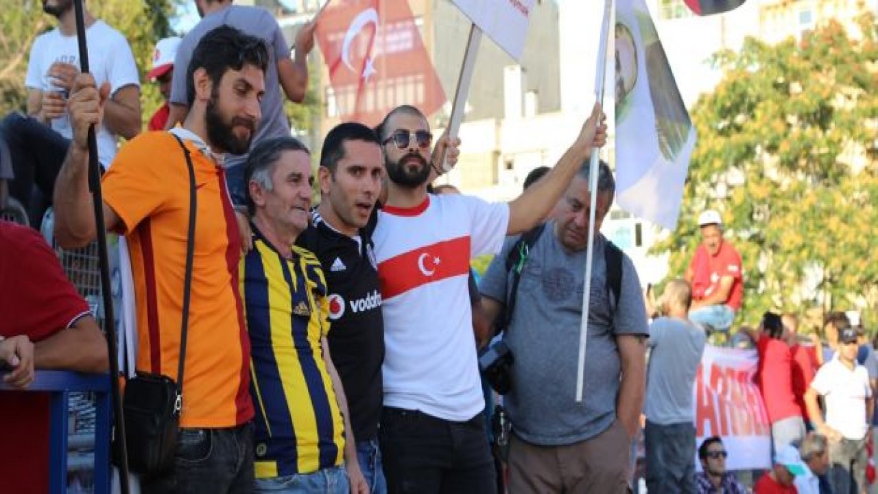 'Cumhuriyet ve Demokrasi' mitinginden kareler