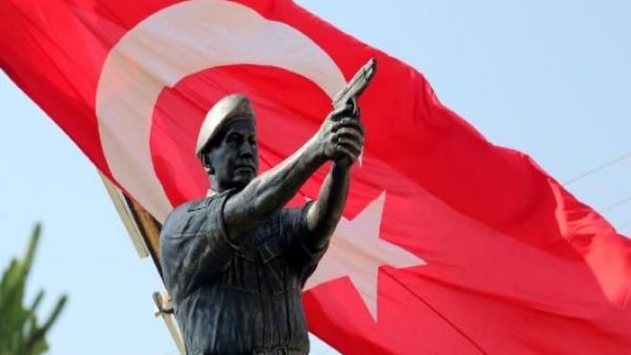Şehit Astsubay Ömer Halisdemir'in heykeli dikildi
