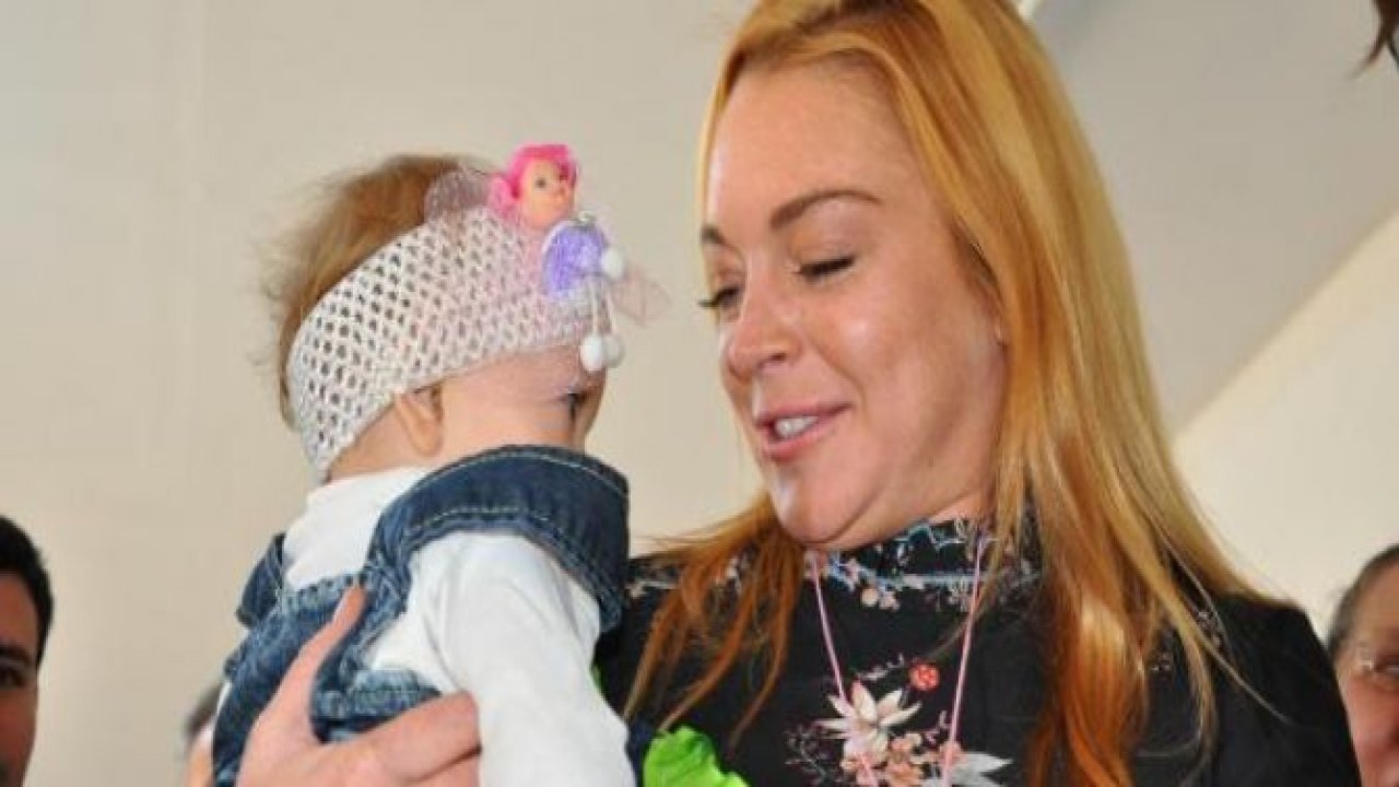 Hollywood yıldızı Lohan, Suriyeliler'i ziyaret etti