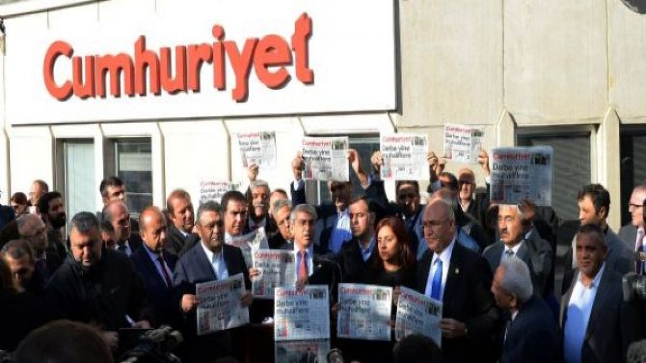 'Cumhuriyet'i kayyuma teslim etmeyeceğiz'