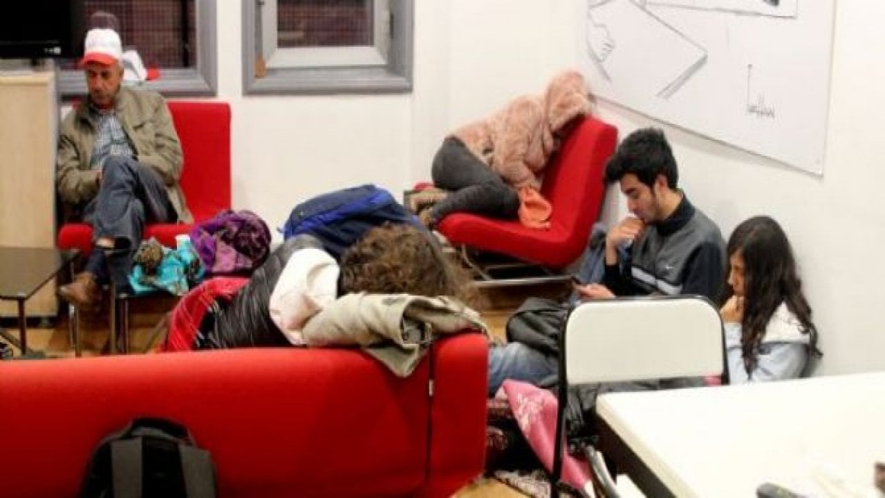Cumhuriyet'te nöbet devam ediyor