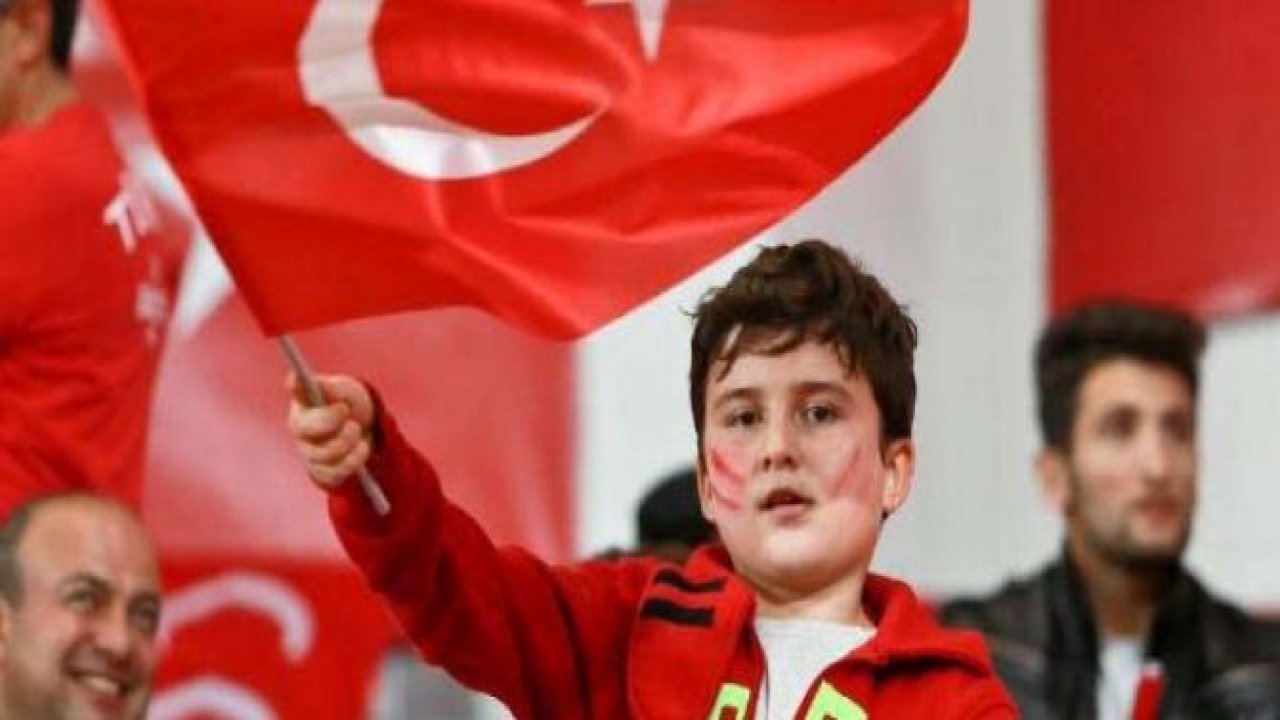 Türkiye-Kosova maçından kareler