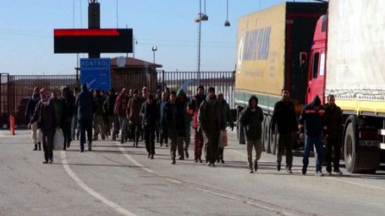 Halep'ten kaçan Suriyeliler, Azez çevresine yerleştiriliyor