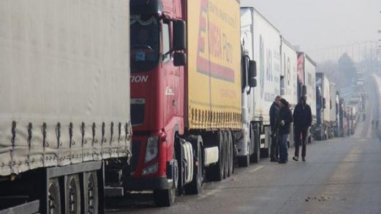 Kapıkule’de 24 kilometrelik TIR kuyruğu çilesi