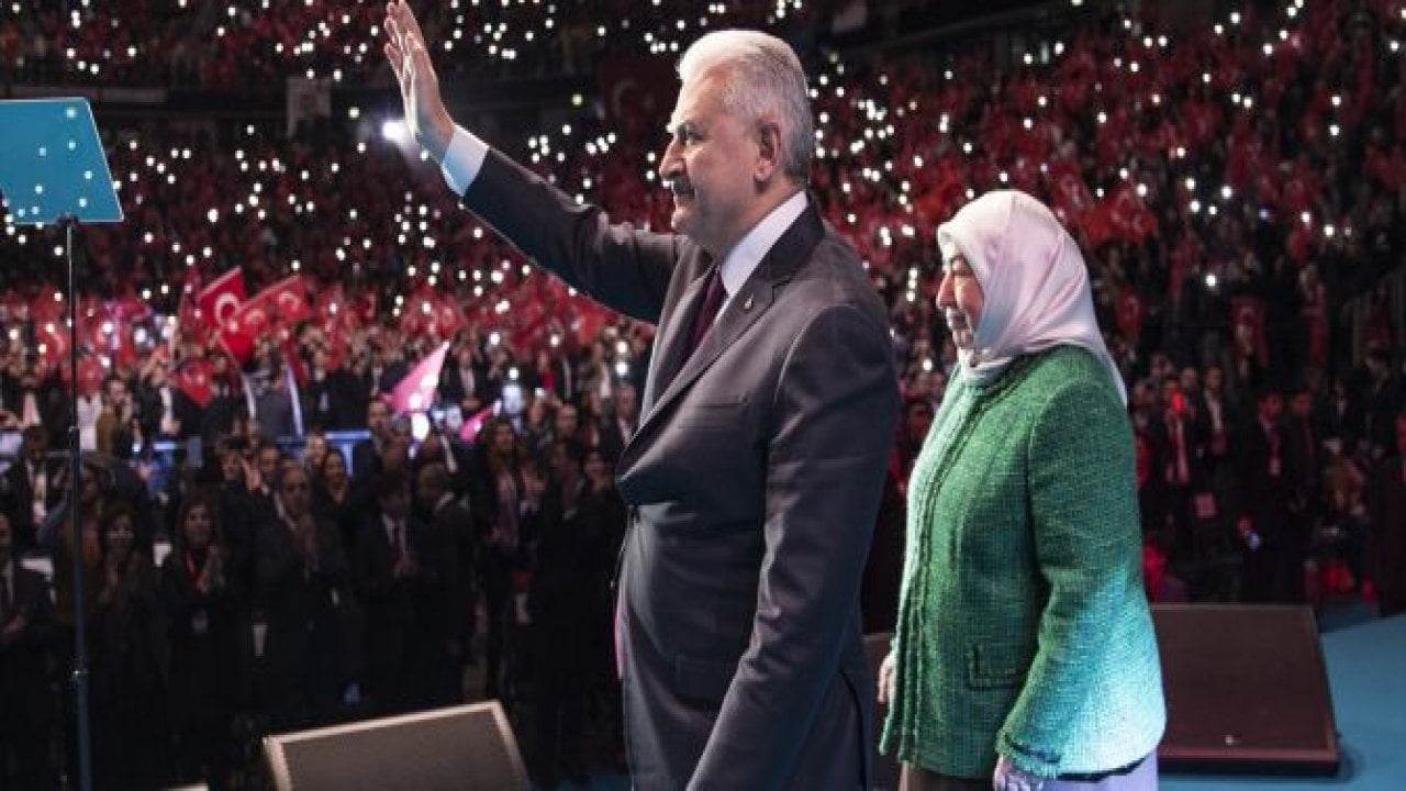 Başbakan Yıldırım Almanya'dan 'Evet' oyu istedi
