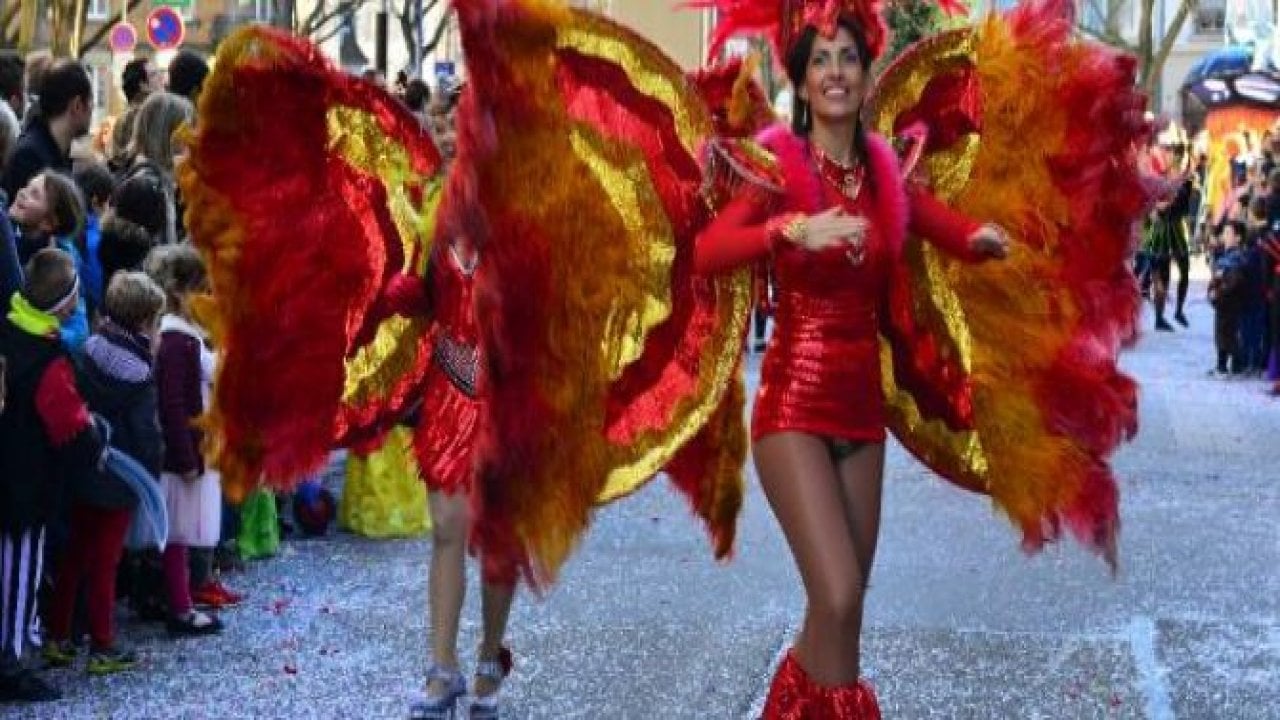 Avrupa'da karnaval coşkusu sürüyor