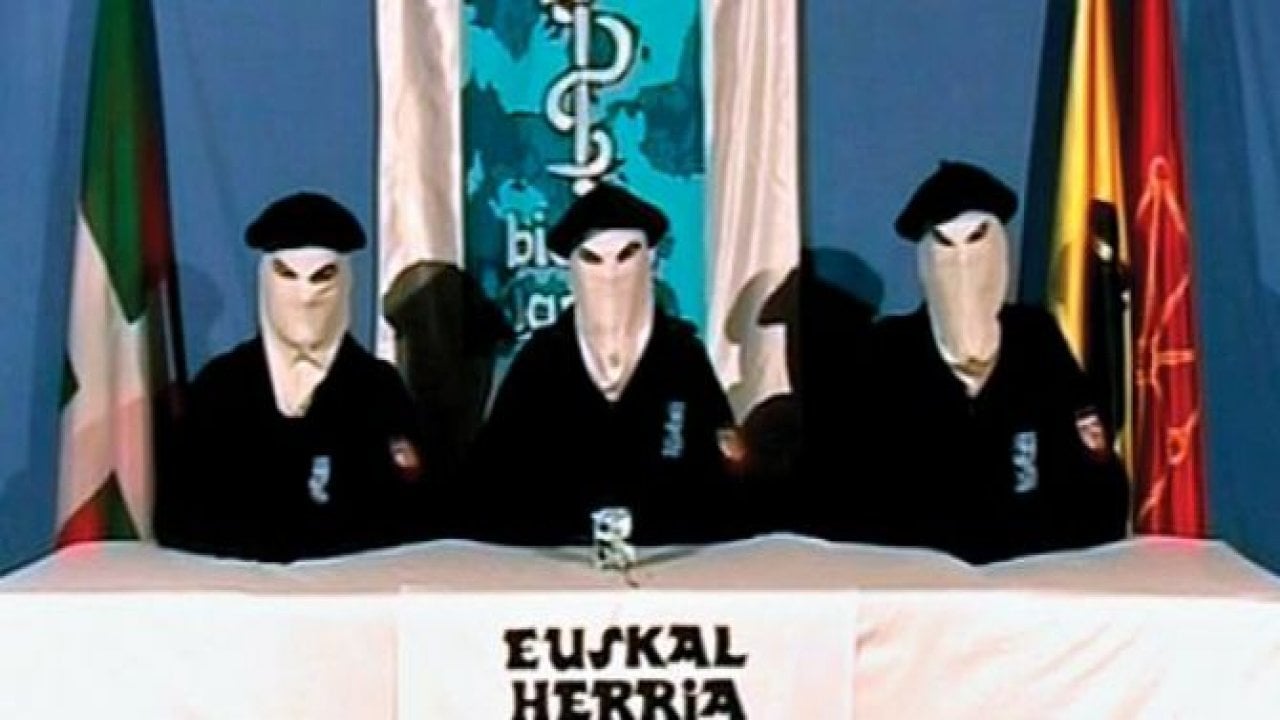 ETA 59 yıl sonra silah bıraktı