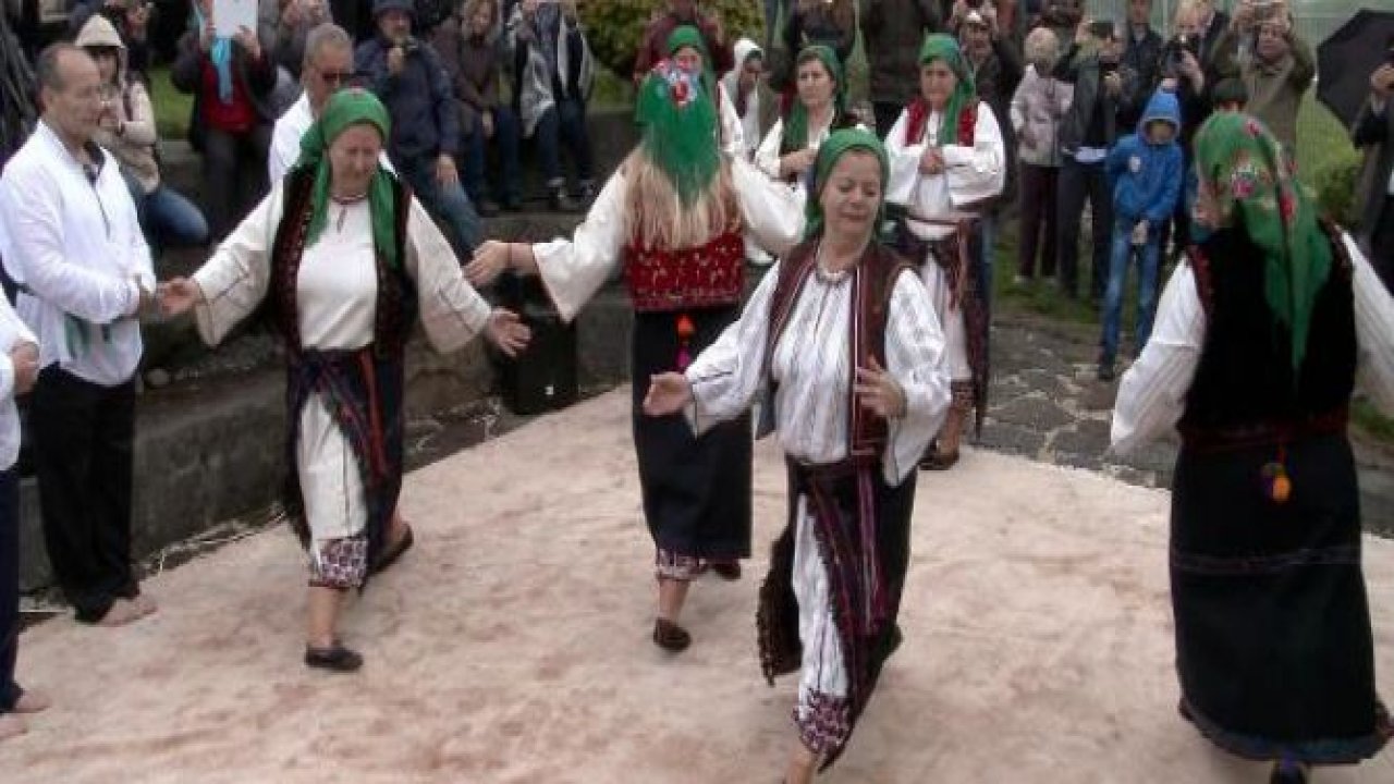 Neuwied kentinde yağmurda Hıdırellez coşkusu