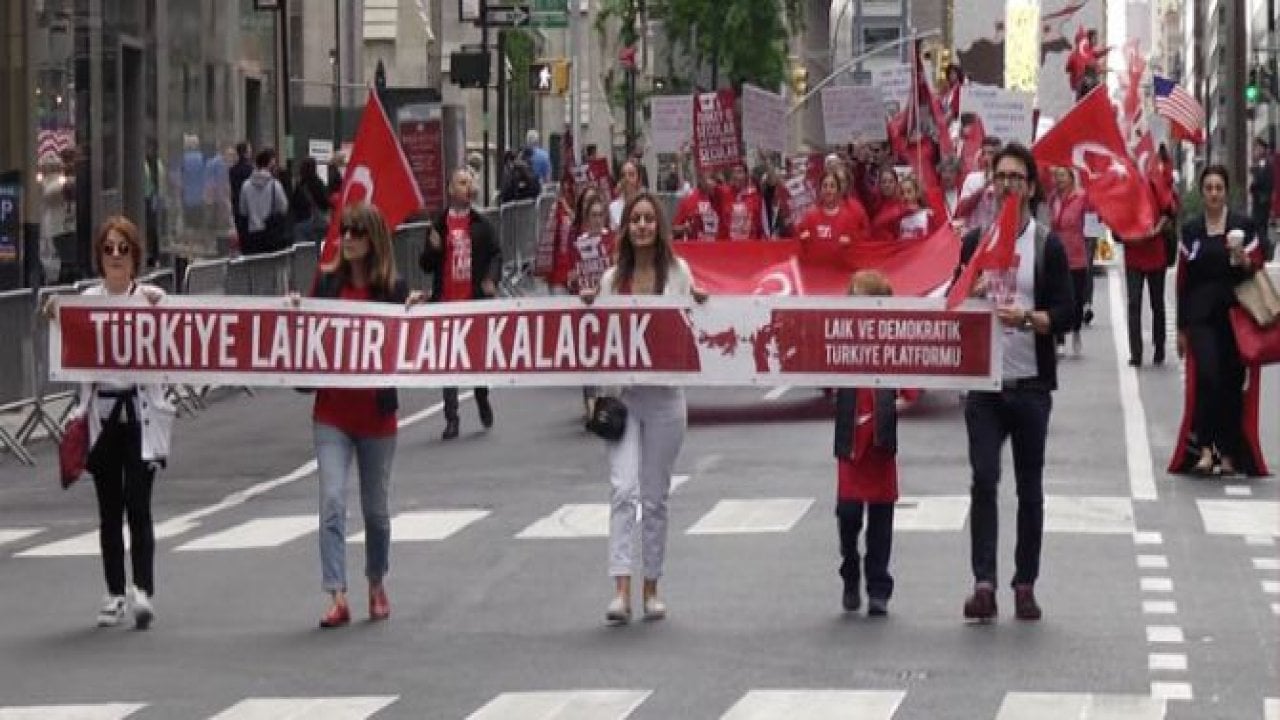 Türk Yürüyüşü'nde 'laiklik' vurgusu