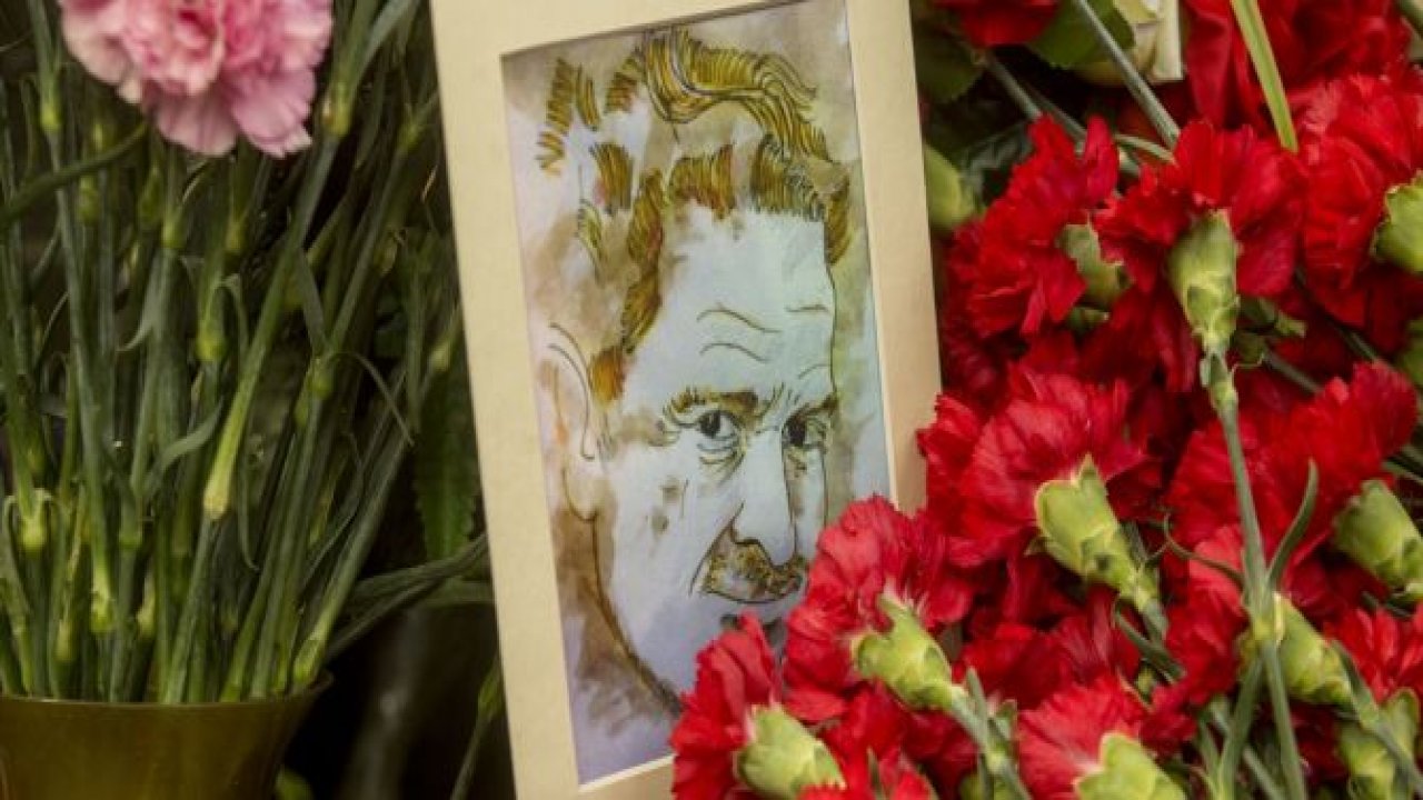 Nazım Hikmet ölümünün 54'üncü yılında mezarı başında anıldı