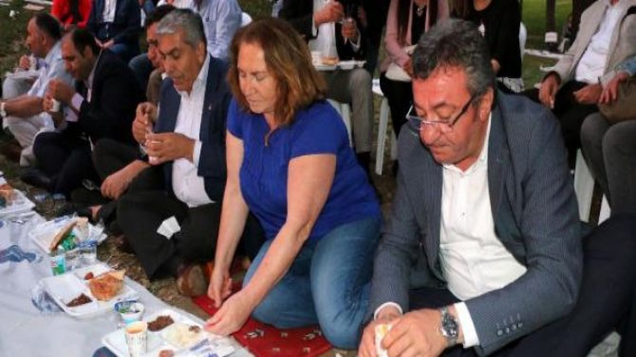 'Adalet Nöbeti' tutanlara iftar verildi