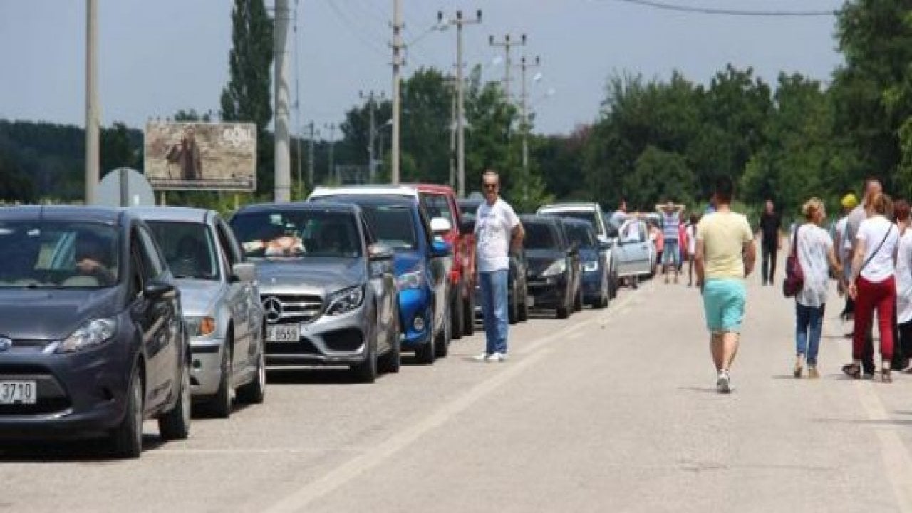 Sınır kapılarında kuyruk çilesi