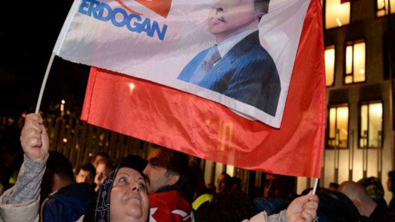 Berlin'de 'Demokrasi Nöbeti'