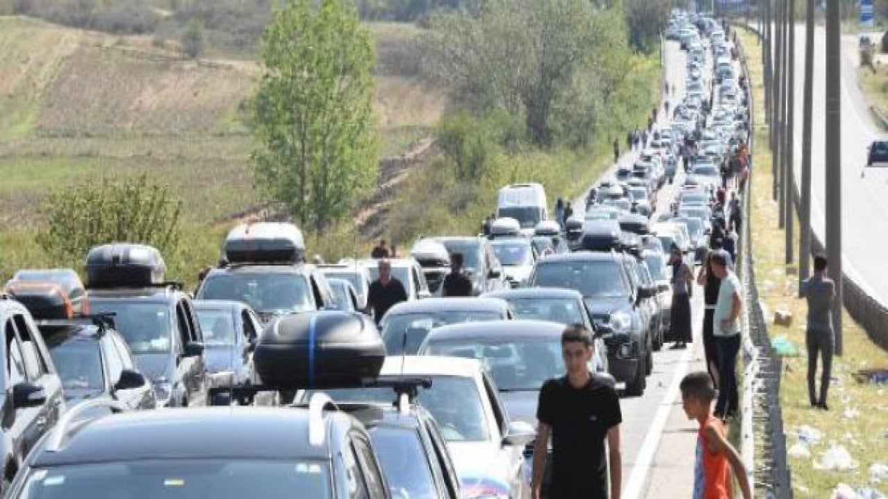 Gurbetçinin kuyruk çilesi bitmiyor