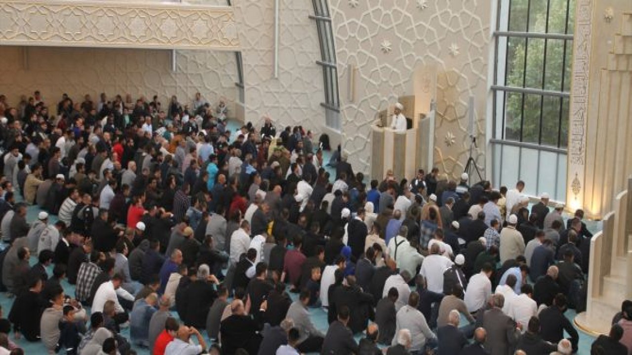 Almanya'da bayram namazı