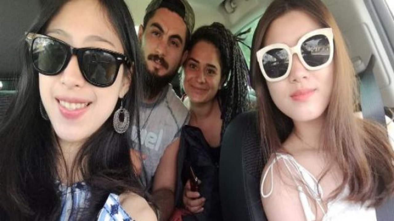 Otostopla 40 günde 18 ülke gezdiler